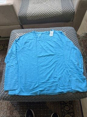 A J.Crew GirlFriend Crew Neck Long Sleeve T-Shirt in Size 3X